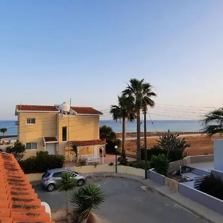 Дом отдыха Leo Boutique Beachfront