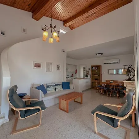 Leo Boutique Beachfront * Айя-Напа