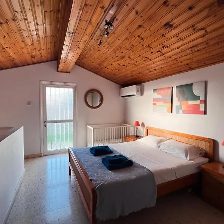 Leo Boutique Beachfront Holiday home