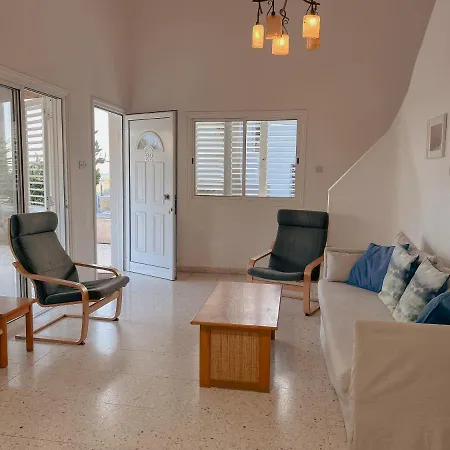 Leo Boutique Beachfront Hébergement de vacances Ayía Nápa